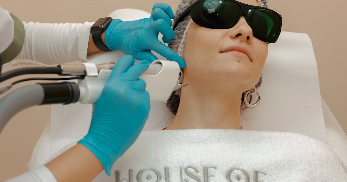 Pre-Vacation Brazilian Wax Timeline: Summer Travel Prep Schedule